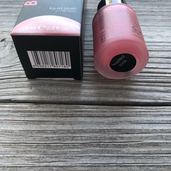 RODIAL Liquid Blush Drops in Frosted Pink - Picture 7 of 9